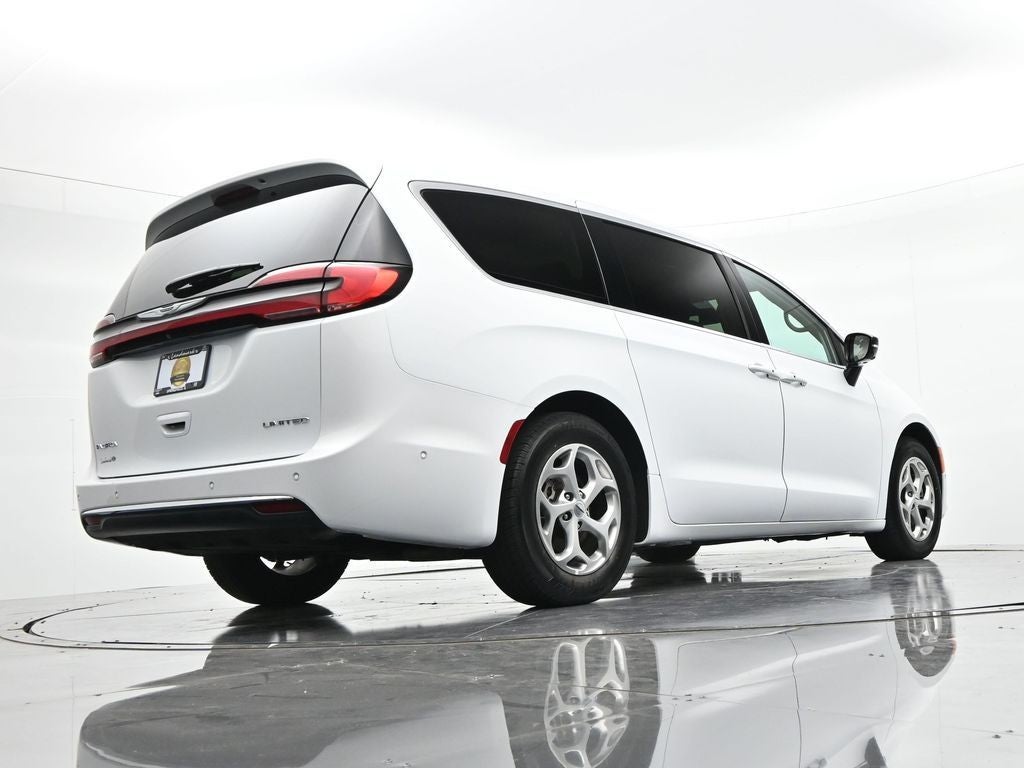 2024 Chrysler Pacifica Limited FWD