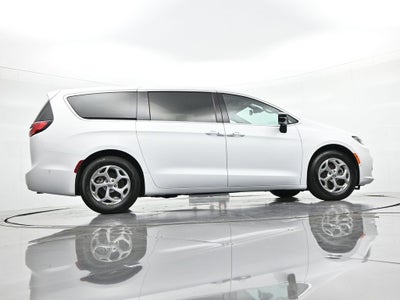 2024 Chrysler Pacifica Limited FWD