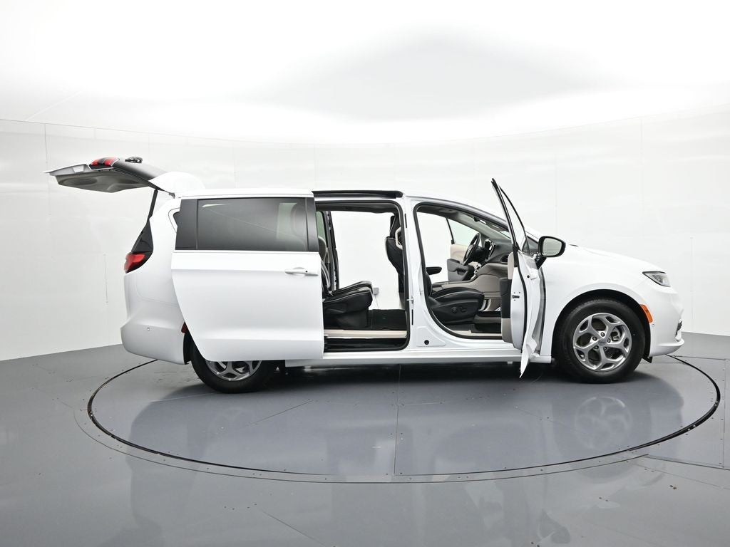 2024 Chrysler Pacifica Limited FWD
