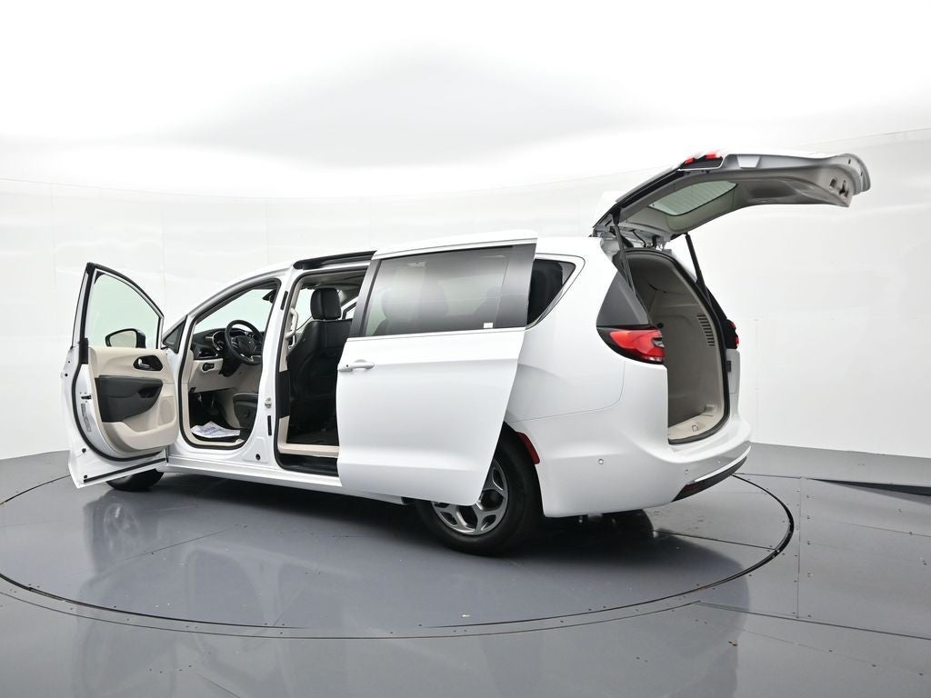 2024 Chrysler Pacifica Limited FWD