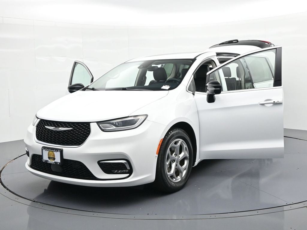 2024 Chrysler Pacifica Limited FWD