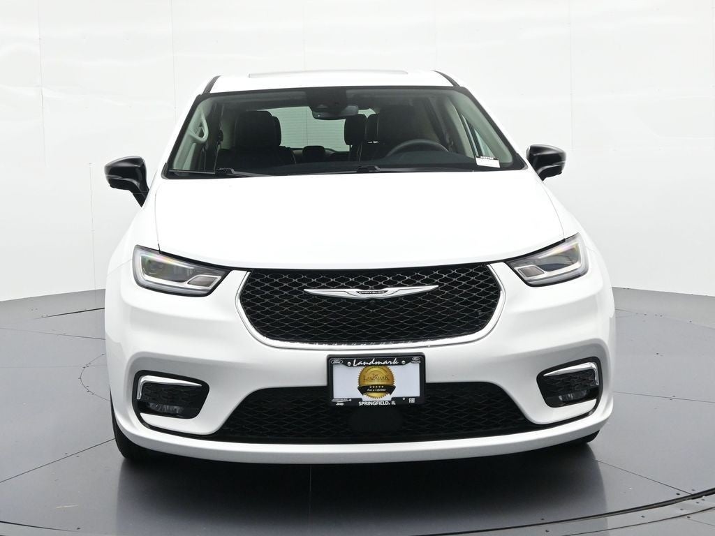 2024 Chrysler Pacifica Limited FWD