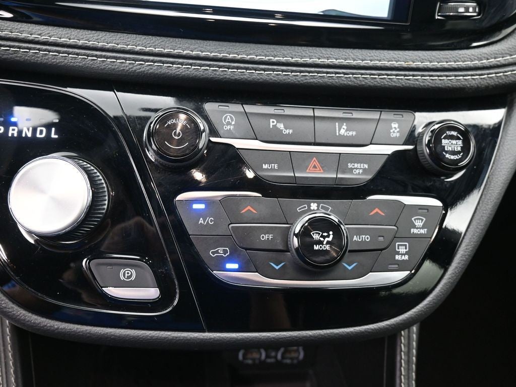 2025 Chrysler Pacifica Limited FWD