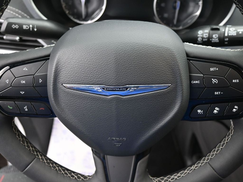 2025 Chrysler Pacifica Limited FWD