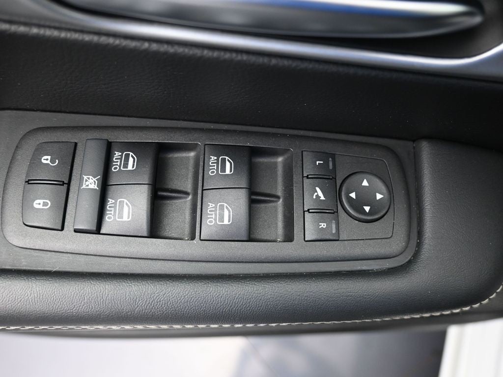 2025 Chrysler Pacifica Limited FWD