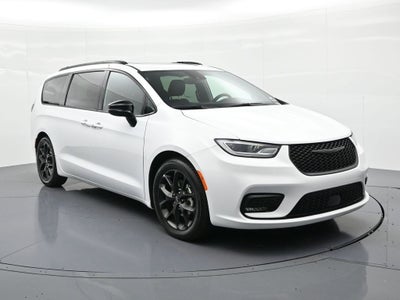 2025 Chrysler Pacifica Limited FWD