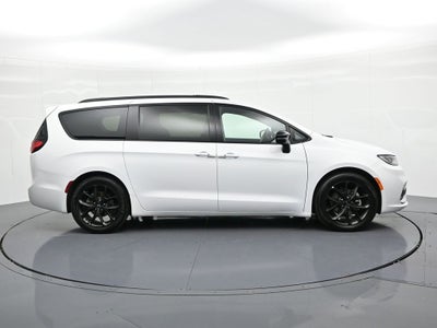 2025 Chrysler Pacifica Limited FWD