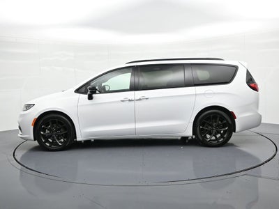 2025 Chrysler Pacifica Limited FWD