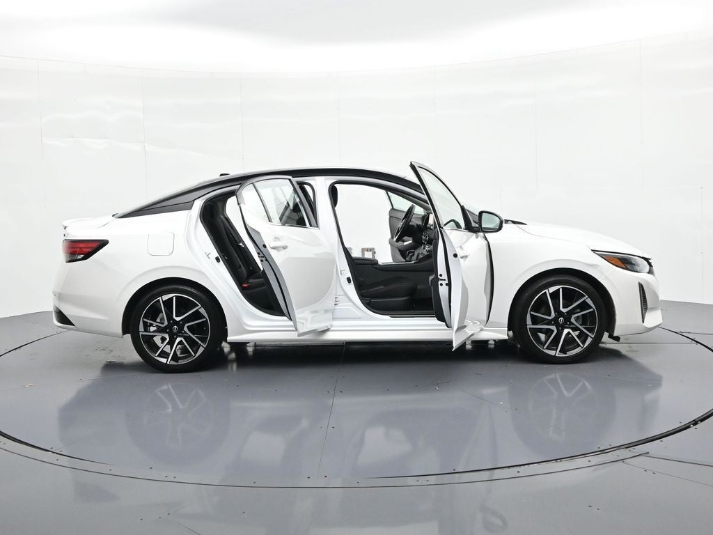 2025 Nissan Sentra SR CVT