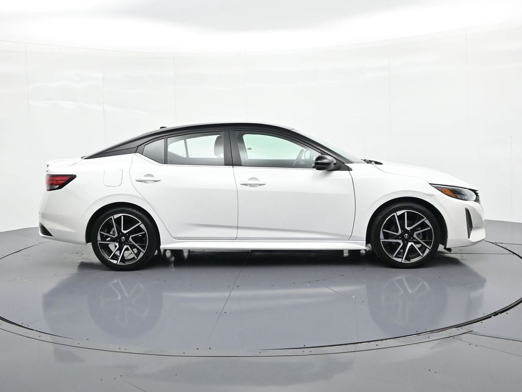 2025 Nissan Sentra SR CVT