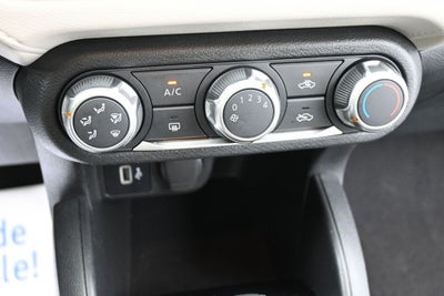 2022 Nissan Versa SV CVT