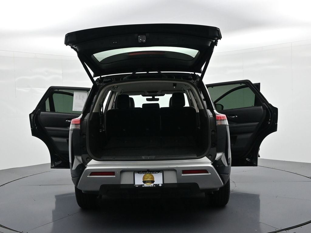 2025 Nissan Pathfinder SL 2WD