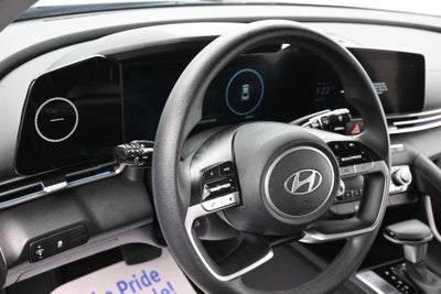 2024 Hyundai Elantra SEL IVT