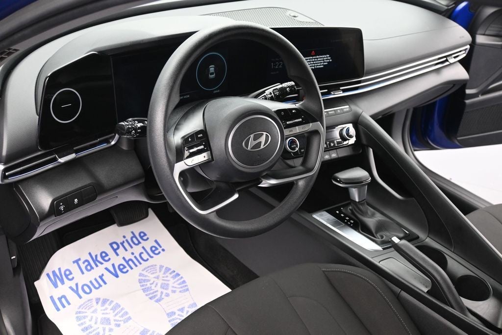 2024 Hyundai Elantra SEL IVT