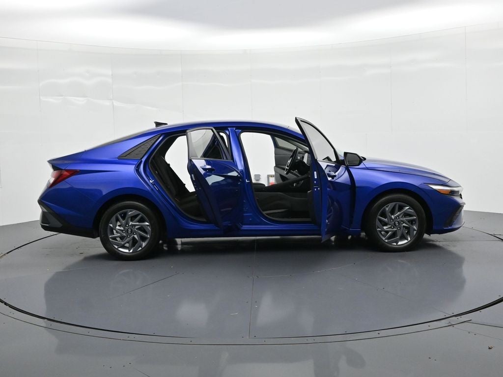 2024 Hyundai Elantra SEL IVT