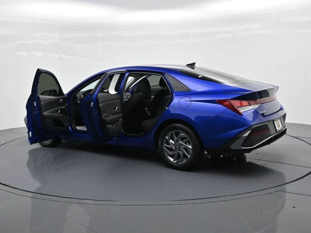 2024 Hyundai Elantra SEL IVT