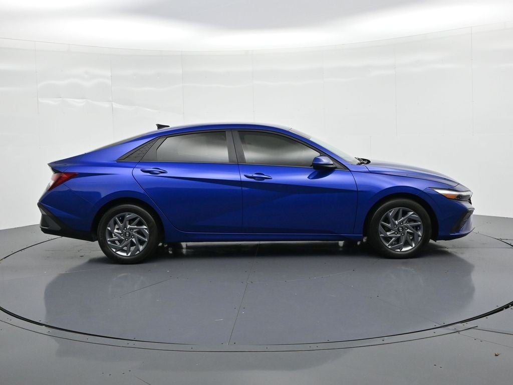 2024 Hyundai Elantra SEL IVT