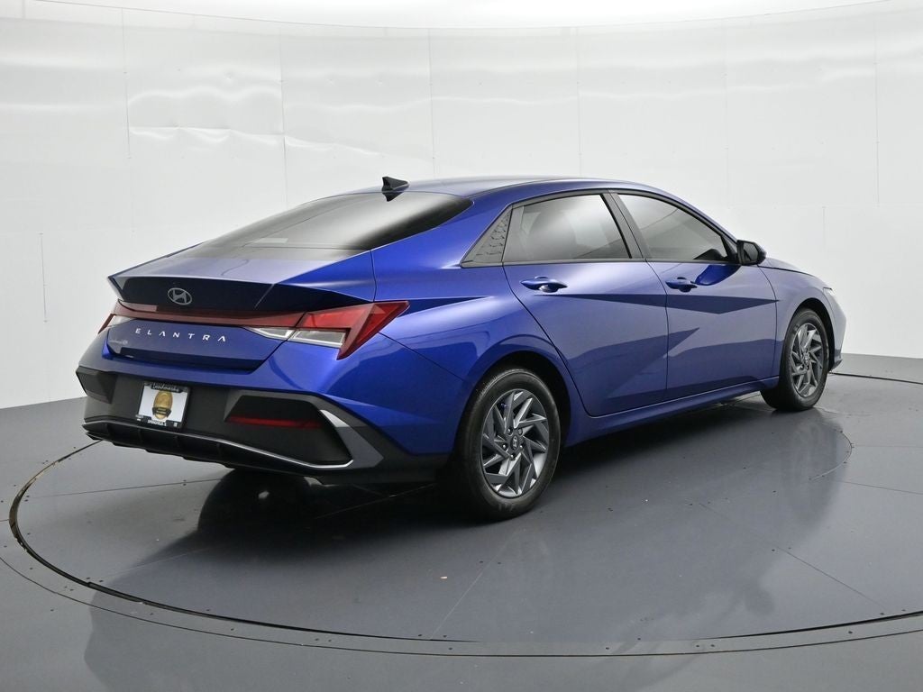 2024 Hyundai Elantra SEL IVT