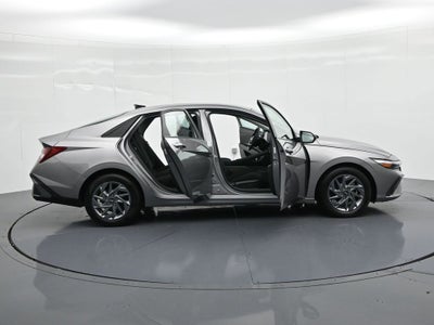2024 Hyundai Elantra SEL IVT