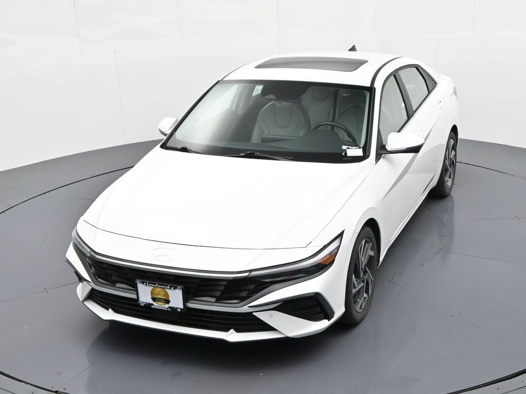2024 Hyundai Elantra Limited IVT