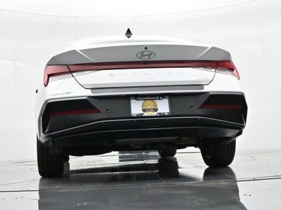 2024 Hyundai Elantra Limited IVT