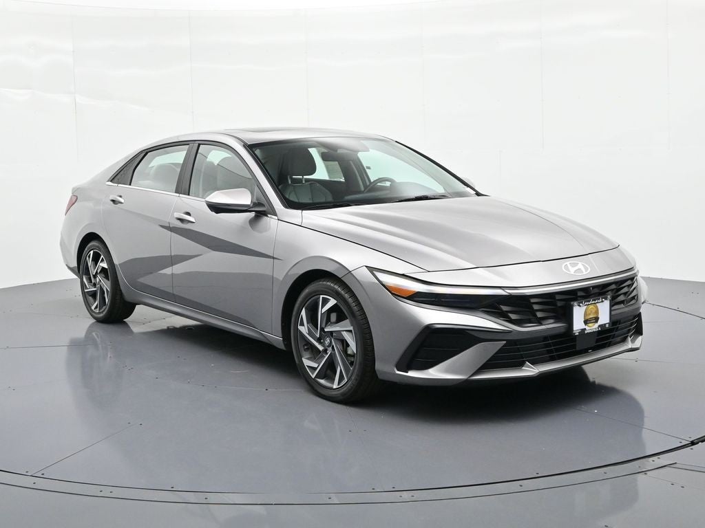 2024 Hyundai Elantra Limited IVT