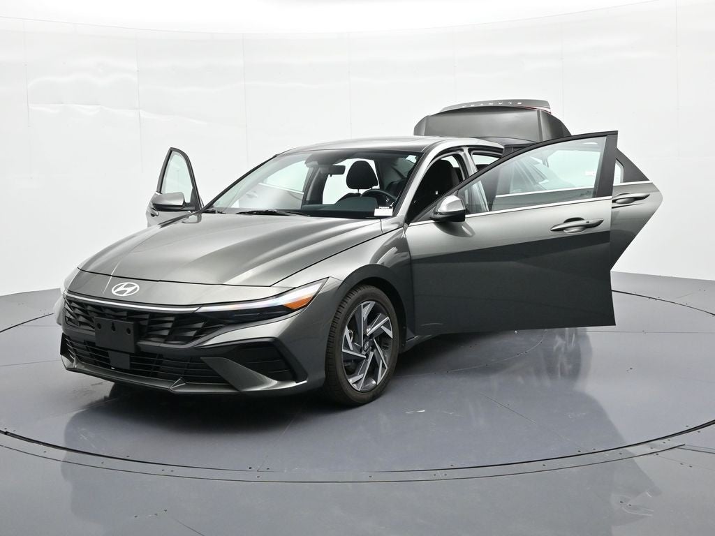 2025 Hyundai Elantra SEL Convenience IVT