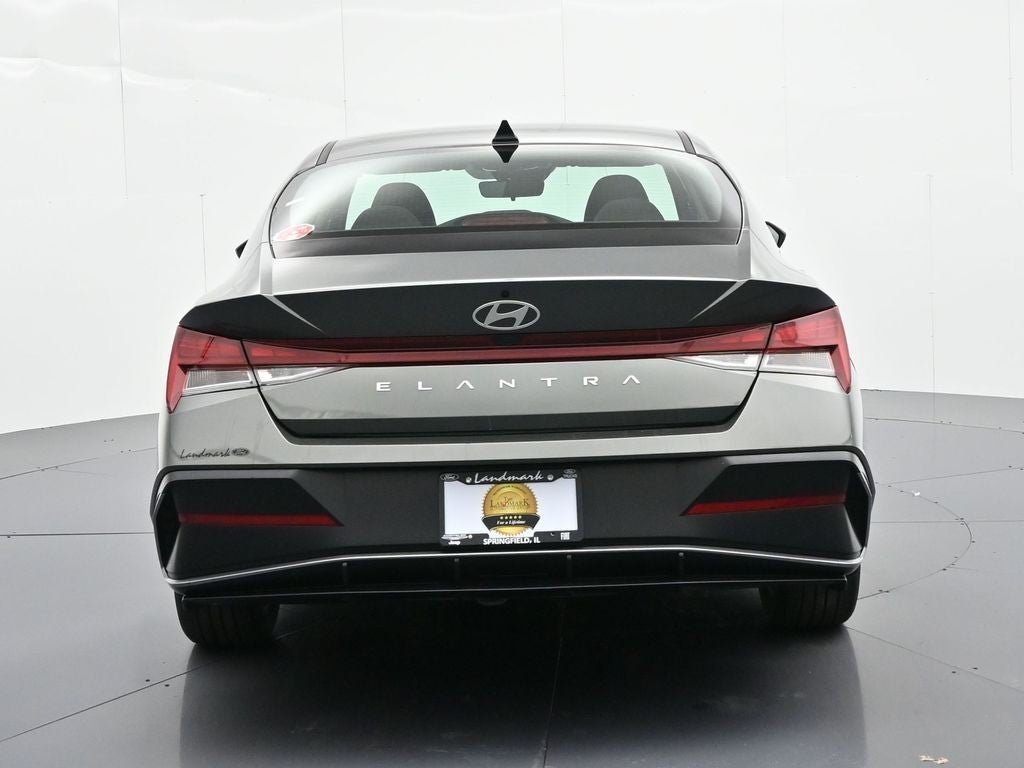 2025 Hyundai Elantra SEL Convenience IVT