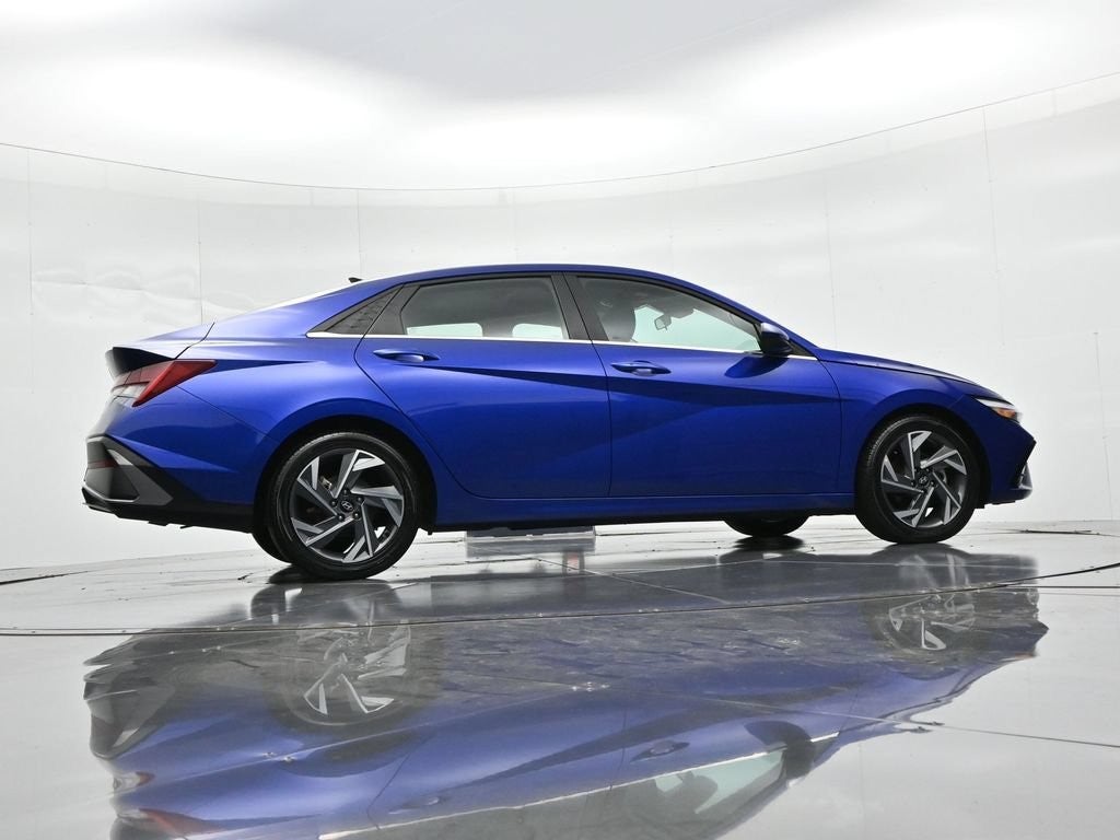 2025 Hyundai Elantra SEL Convenience IVT