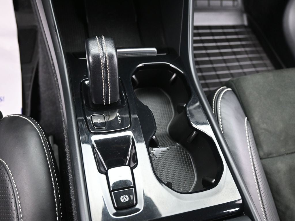 2020 Volvo XC40 T4 FWD R-Design