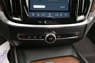2024 Volvo V60 Cross Country B5 AWD Plus