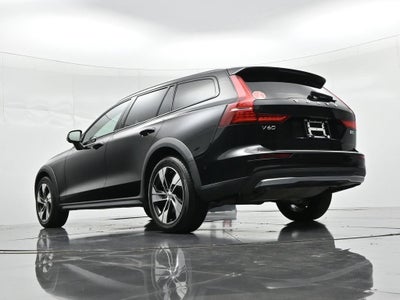2024 Volvo V60 Cross Country B5 AWD Plus