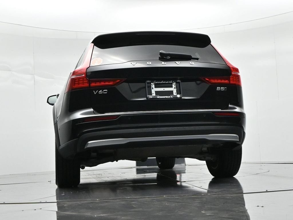 2024 Volvo V60 Cross Country B5 AWD Plus