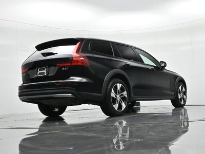 2024 Volvo V60 Cross Country B5 AWD Plus