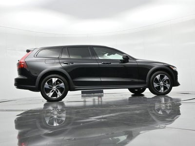 2024 Volvo V60 Cross Country B5 AWD Plus