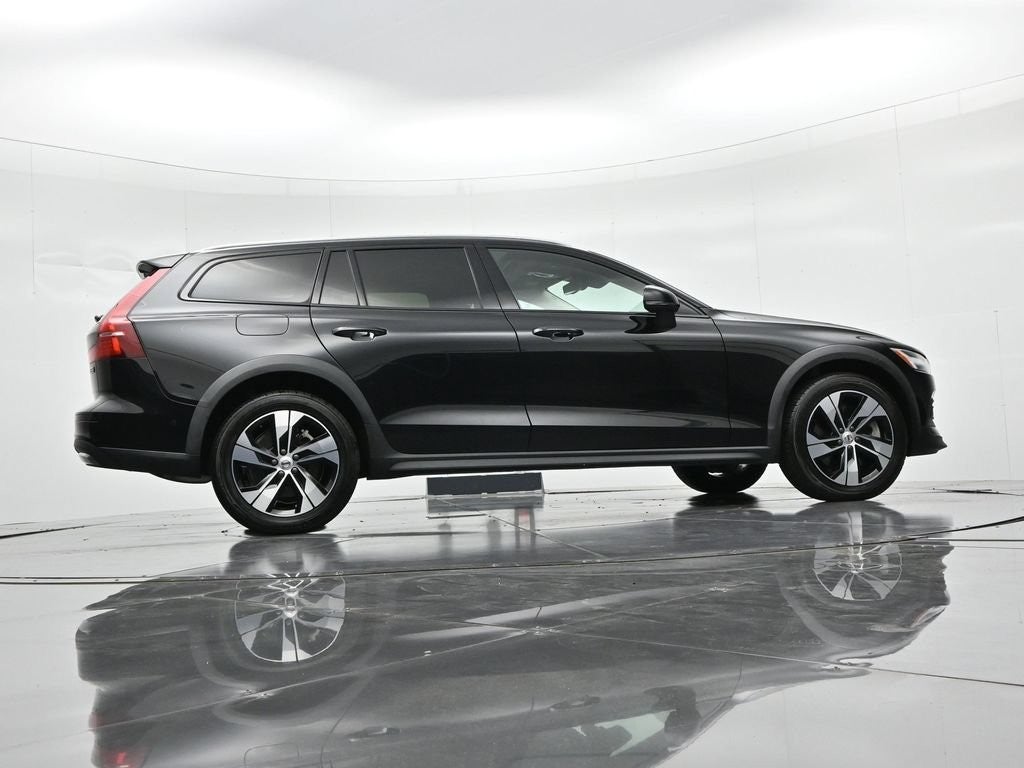 2024 Volvo V60 Cross Country B5 AWD Plus