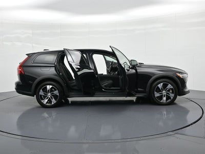 2024 Volvo V60 Cross Country B5 AWD Plus