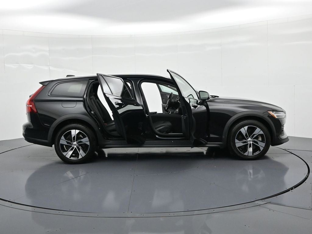 2024 Volvo V60 Cross Country B5 AWD Plus