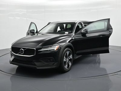 2024 Volvo V60 Cross Country B5 AWD Plus