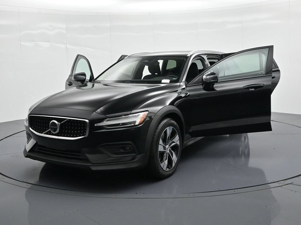 2024 Volvo V60 Cross Country B5 AWD Plus