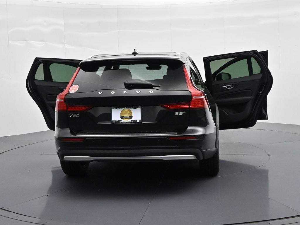 2024 Volvo V60 Cross Country B5 AWD Plus