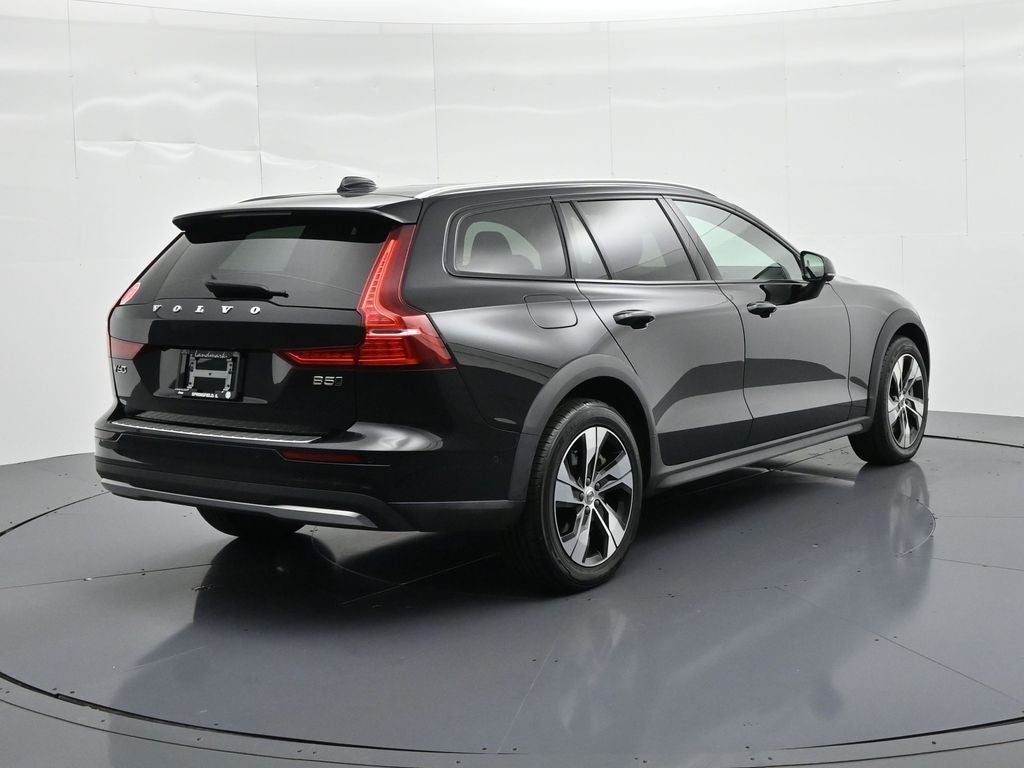 2024 Volvo V60 Cross Country B5 AWD Plus
