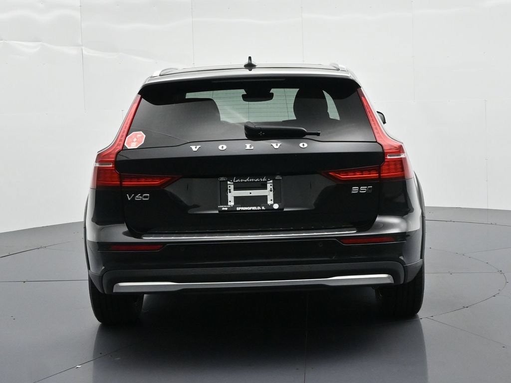 2024 Volvo V60 Cross Country B5 AWD Plus