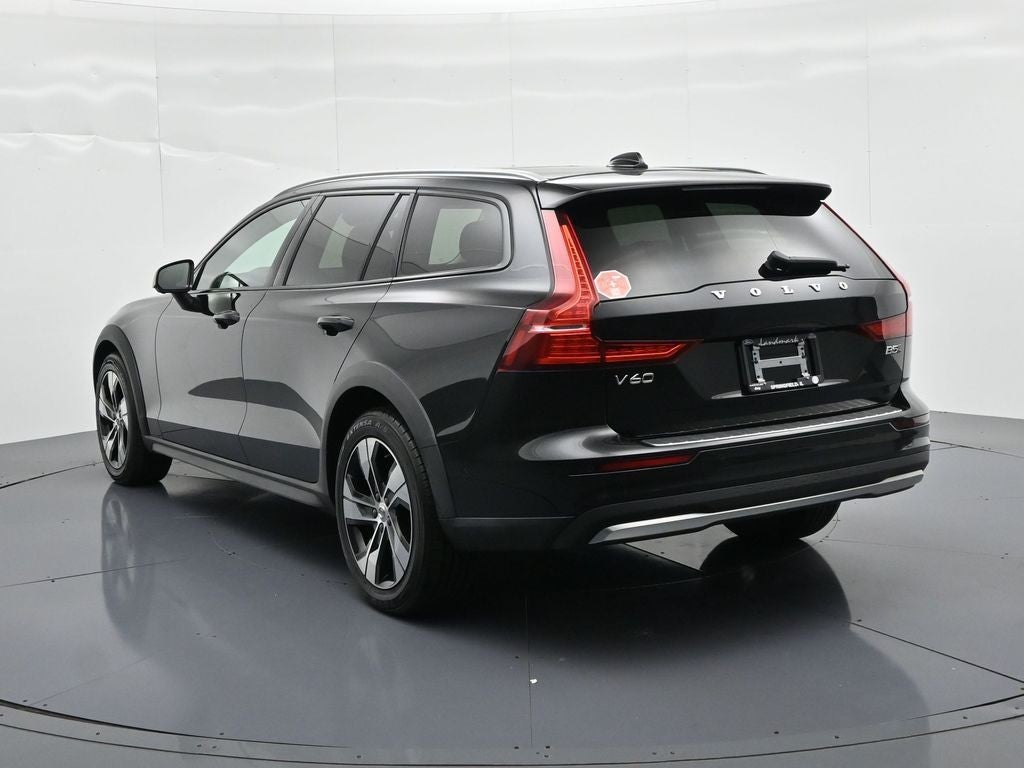2024 Volvo V60 Cross Country B5 AWD Plus