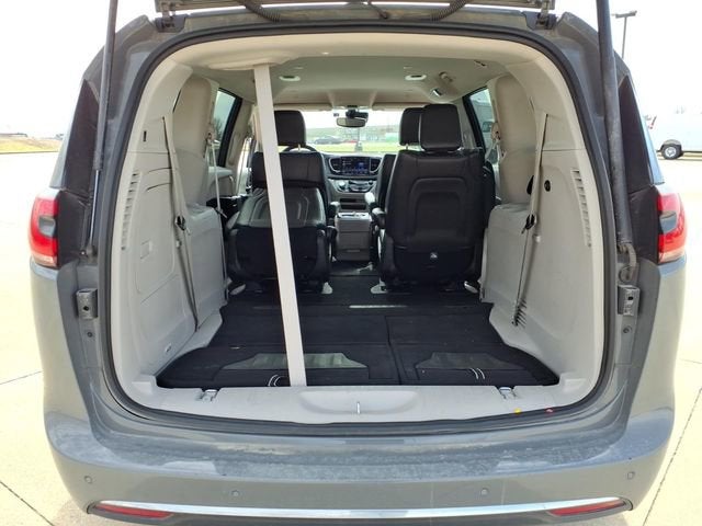 2023 Chrysler Pacifica Hybrid Touring L