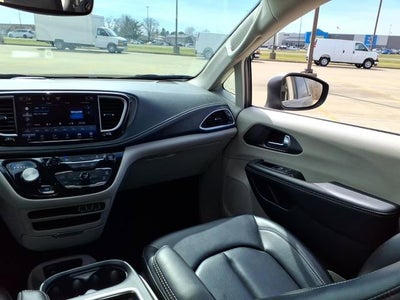 2023 Chrysler Pacifica Hybrid Touring L